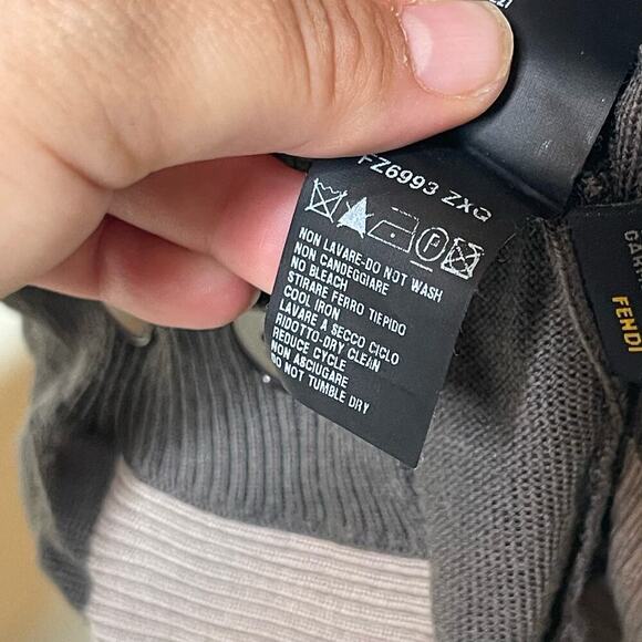 Fendi Long Sleeve V Neck Merino Wool Cardigan Sweater Gray IT 44 US 8 - Picture 11 of 13